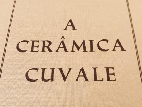 Detalhe da capa de "A Cerâmica Cuvale"
